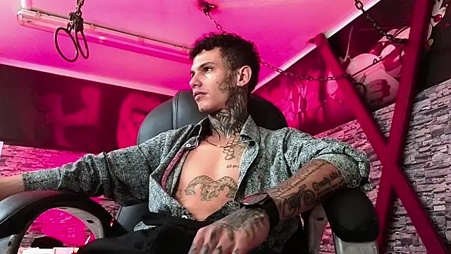 Stuart Boy  online show from October 5, 2025, 3:41 am