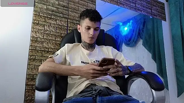 Stuart Boy  online show from September 14, 2025, 3:51 am