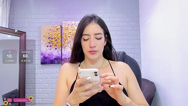  AlejaCruz  online show from February 19, 2025, 7:37 pm