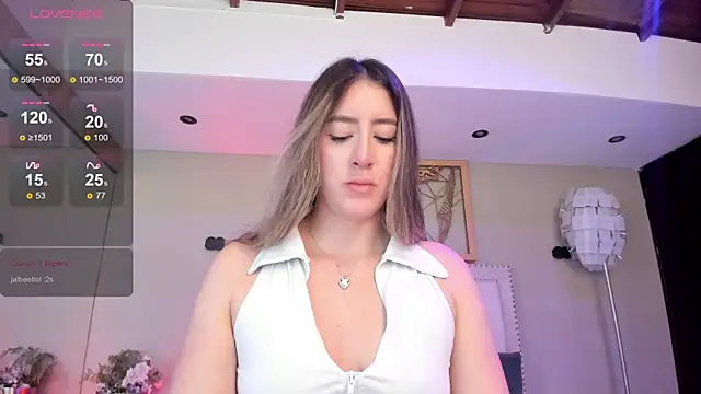  AlejaCruz  online show from May 25, 2026, 7:34 pm