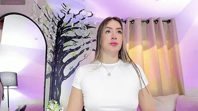  AlejaCruz  online show from May 20, 2026, 5:10 pm