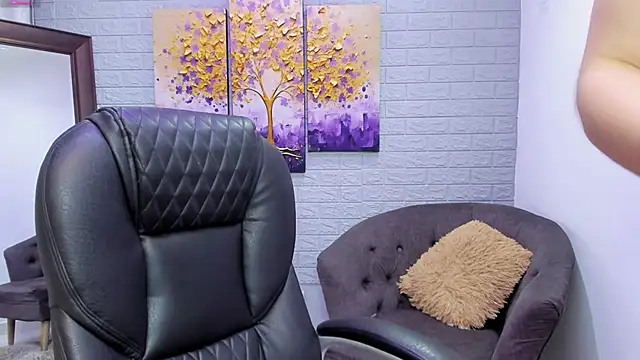  AlejaCruz  online show from November 12, 2025, 7:18 pm