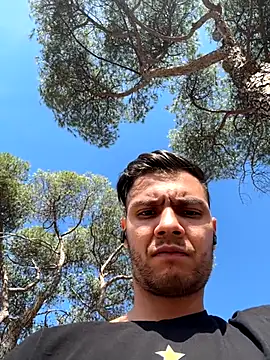 Chofle1 online show from October 8, 2025, 9:44 am