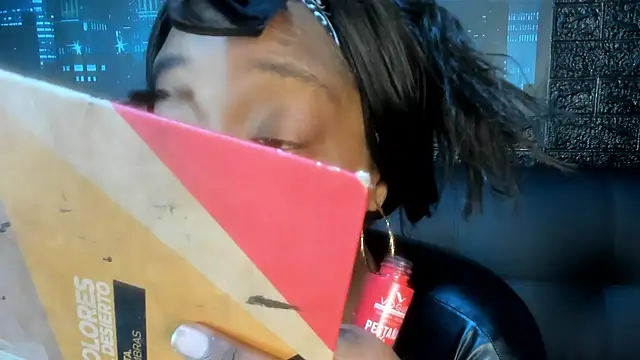 Snapshot of Charlotte__Brown_ chatting on October 21, 2025, 11:42 am Charlotte  Brown  online show from October 21, 2025, 11:42 am