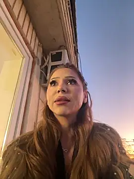 GinaMence online show from September 18, 2025, 4:43 pm