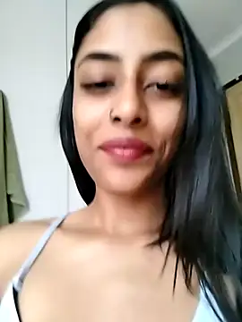 cleopatra-phaedra online show from December 4, 2024, 2:09 pm