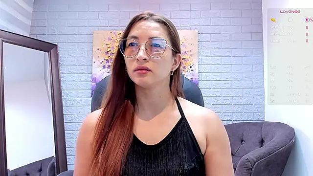  LaraMom  online show from May 21, 2026, 7:44 pm