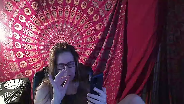 Snapshot of Ireallysquirt chatting on March 10, 2025, 5:43 am Ireallysquirt online show from March 10, 2025, 5:43 am