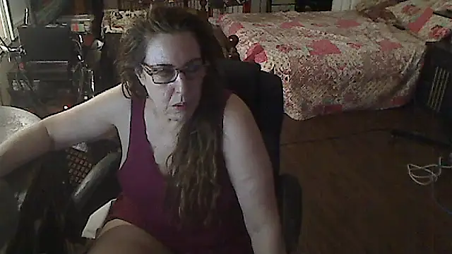 Snapshot of Ireallysquirt chatting on October 18, 2025, 1:51 am Ireallysquirt online show from October 18, 2025, 1:51 am
