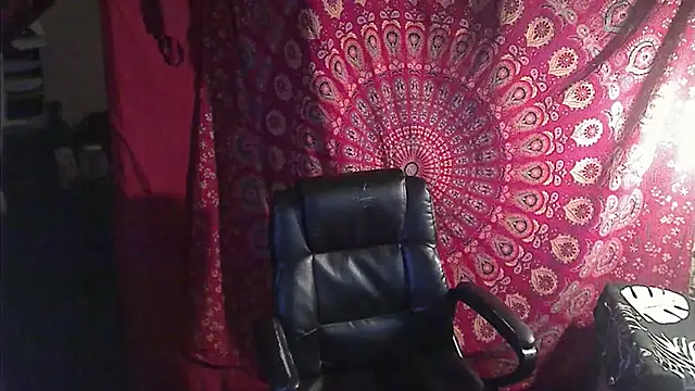 Snapshot of Ireallysquirt chatting on March 2, 2025, 7:32 am Ireallysquirt online show from March 2, 2025, 7:32 am