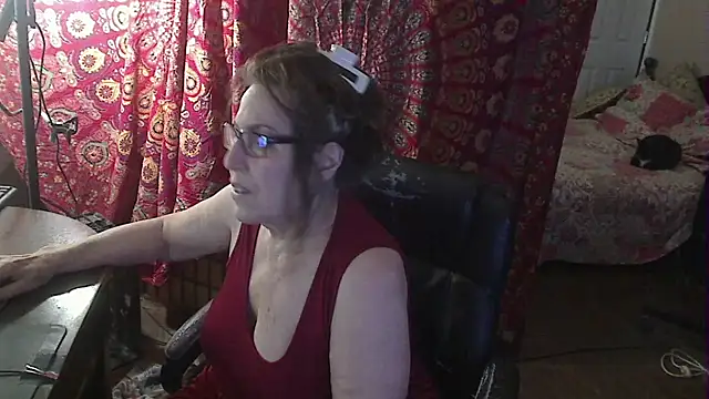 Snapshot of Ireallysquirt chatting on December 5, 2025, 4:00 am Ireallysquirt online show from December 5, 2025, 4:00 am