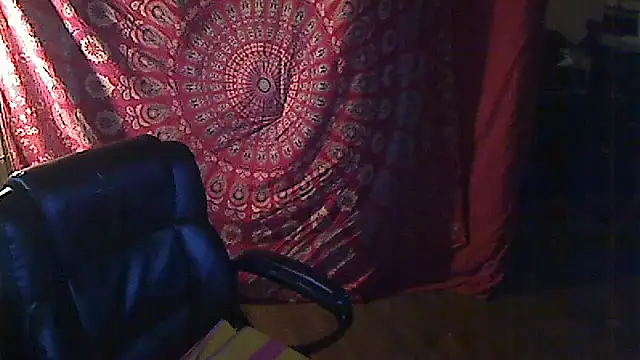 Snapshot of Ireallysquirt chatting on March 5, 2025, 3:40 am Ireallysquirt online show from March 5, 2025, 3:40 am