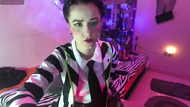  Hanna white  online show from September 24, 2025, 10:27 pm