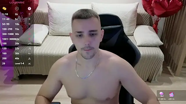 Snapshot of Larstar01 chatting on October 29, 2025, 10:42 pm Larstar01 online show from October 29, 2025, 10:42 pm