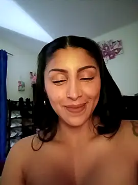 Snapshot of tiffani__love chatting on September 22, 2025, 2:50 am tiffani  love online show from September 22, 2025, 2:50 am