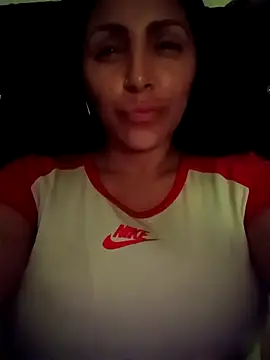 Snapshot of tiffani__love chatting on September 18, 2025, 2:14 am tiffani  love online show from September 18, 2025, 2:14 am