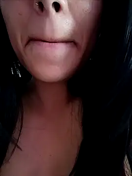 Snapshot of tiffani__love chatting on October 9, 2025, 8:20 pm tiffani  love online show from October 9, 2025, 8:20 pm