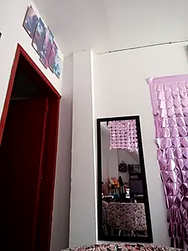 Snapshot of tiffani__love chatting on September 20, 2025, 9:20 pm tiffani  love online show from September 20, 2025, 9:20 pm