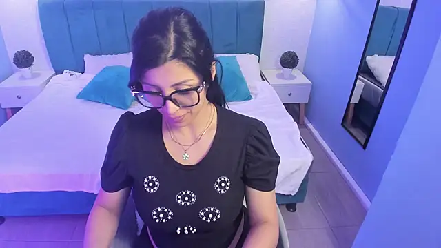 Snapshot of tiffani__love chatting on February 13, 2025, 6:26 pm tiffani love online show from February 13, 2025, 6:26 pm