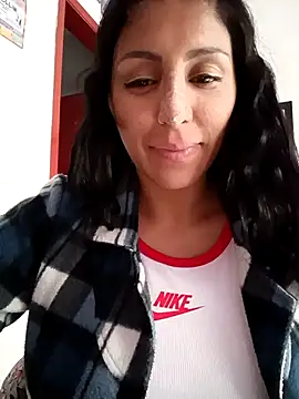 Snapshot of tiffani__love chatting on September 19, 2025, 12:20 pm tiffani  love online show from September 19, 2025, 12:20 pm