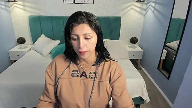 Snapshot of tiffani__love chatting on February 22, 2025, 1:35 pm tiffani love online show from February 22, 2025, 1:35 pm