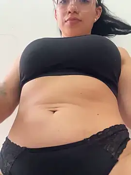 Snapshot of lulu_kis chatting on September 20, 2025, 4:23 pm lulu kis online show from September 20, 2025, 4:23 pm