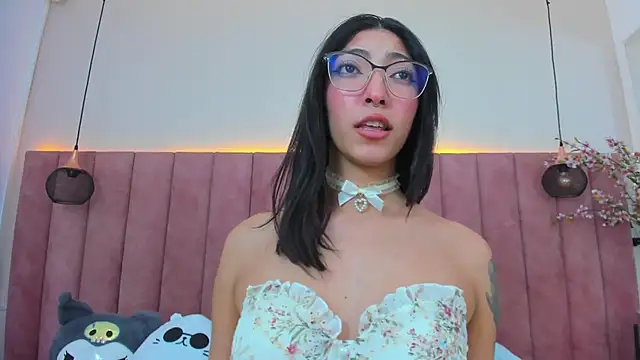 MarianaBranzz online show from February 25, 2025, 7:06 pm
