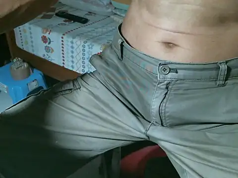 Snapshot of triangle0623 chatting on October 1, 2025, 10:20 am triangle0623 online show from October 1, 2025, 10:20 am