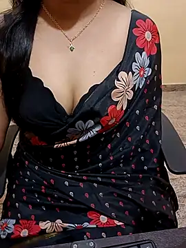 Snapshot of Nithya_05 chatting on October 11, 2025, 6:25 am Nithya 05 online show from October 11, 2025, 6:25 am