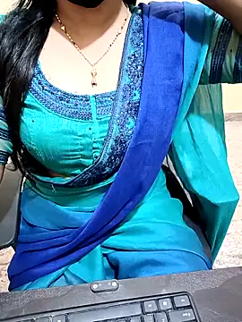 Snapshot of Nithya_05 chatting on October 28, 2025, 4:57 am Nithya 05 online show from October 28, 2025, 4:57 am