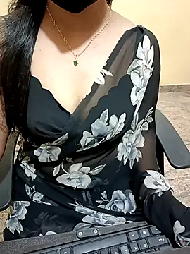 Snapshot of Nithya_05 chatting on September 19, 2025, 4:49 am Nithya 05 online show from September 19, 2025, 4:49 am