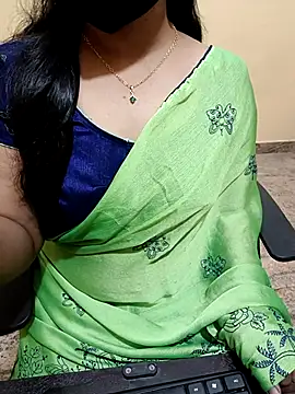 Snapshot of Nithya_05 chatting on September 18, 2025, 5:21 am Nithya 05 online show from September 18, 2025, 5:21 am