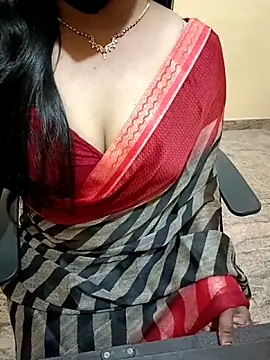 Snapshot of Nithya_05 chatting on October 24, 2025, 4:39 pm Nithya 05 online show from October 24, 2025, 4:39 pm