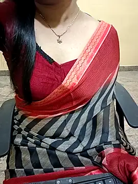 Snapshot of Nithya_05 chatting on September 26, 2025, 6:37 pm Nithya 05 online show from September 26, 2025, 6:37 pm