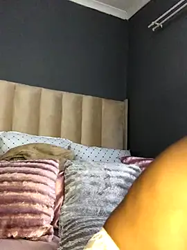 Snapshot of Nicole_Liam_ chatting on October 19, 2025, 1:36 pm Nicole Liam  online show from October 19, 2025, 1:36 pm