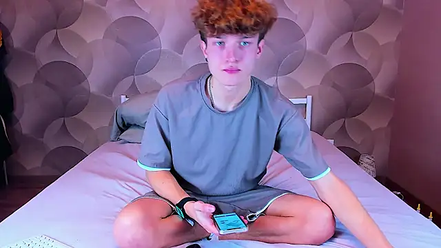 Ian Flor online show from December 1, 2025, 12:17 pm