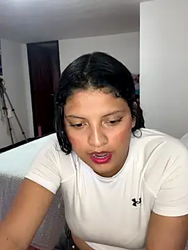 Snapshot of tati__22 chatting on September 27, 2025, 6:03 pm tati  22 online show from September 27, 2025, 6:03 pm