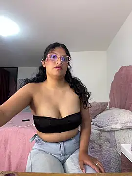 Snapshot of tati__22 chatting on October 6, 2025, 6:08 pm tati  22 online show from October 6, 2025, 6:08 pm