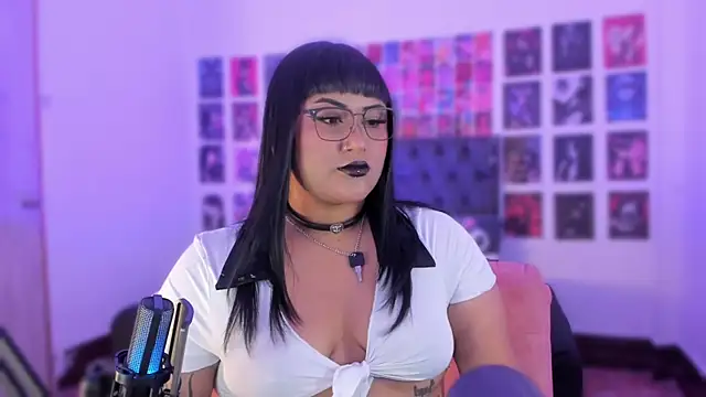 Snapshot of Tellme_Alexa chatting on October 2, 2025, 5:16 pm Tellme Alexa online show from October 2, 2025, 5:16 pm