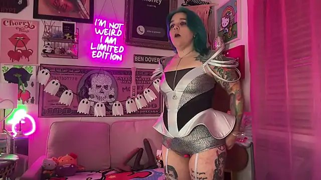 CherryBombBomb online show from October 26, 2025, 5:19 am