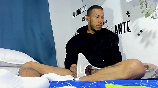 Snapshot of Aronxxs chatting on October 20, 2025, 11:11 am Aronxxs online show from October 20, 2025, 11:11 am