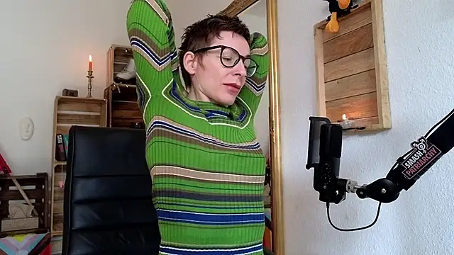 secretly naked online show from September 15, 2025, 9:32 am
