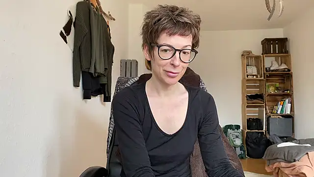 secretly naked online show from March 11, 2025, 10:07 am