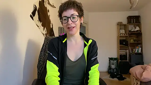 secretly naked online show from February 13, 2025, 3:45 pm