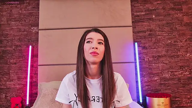 LunaWills  online show from March 20, 2025, 4:51 am