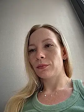 LavenderHot online show from March 28, 2026, 1:28 am