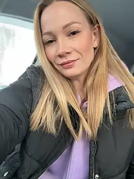 Snapshot of LavenderHot chatting on November 15, 2025, 2:37 am LavenderHot online show from November 15, 2025, 2:37 am