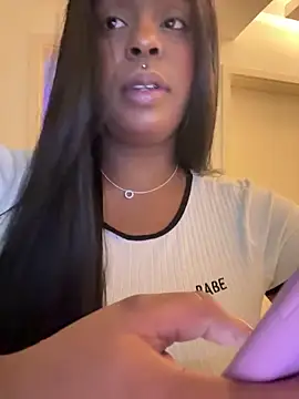 latinababyy online show from December 20, 2025, 9:17 pm