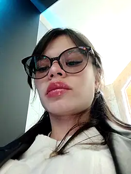 Snapshot of Violeta_12- chatting on October 29, 2025, 6:40 pm Violeta 12- online show from October 29, 2025, 6:40 pm