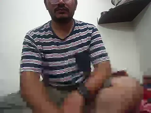 Snapshot of naughtymike0007 chatting on October 29, 2025, 3:44 pm naughtymike0007 online show from October 29, 2025, 3:44 pm